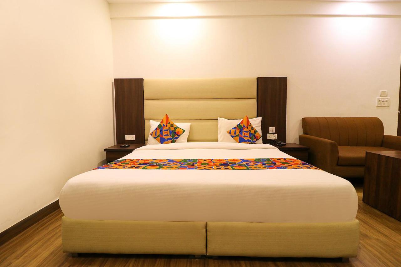 Hotel Bel Morris Ню Делхи Екстериор снимка