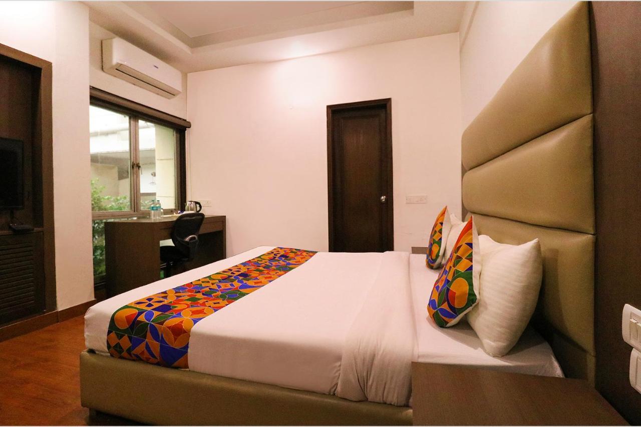 Hotel Bel Morris Ню Делхи Екстериор снимка