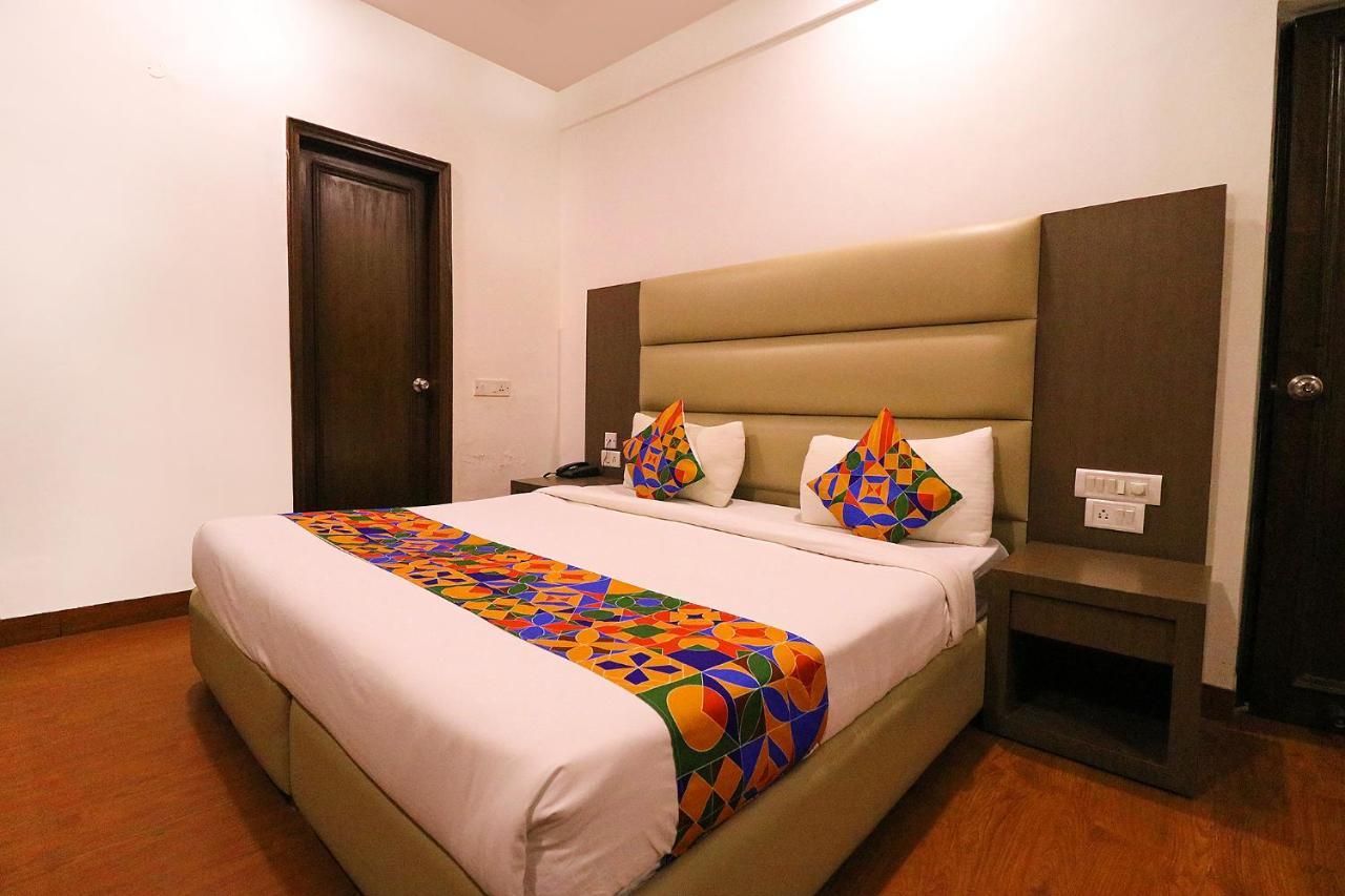 Hotel Bel Morris Ню Делхи Екстериор снимка