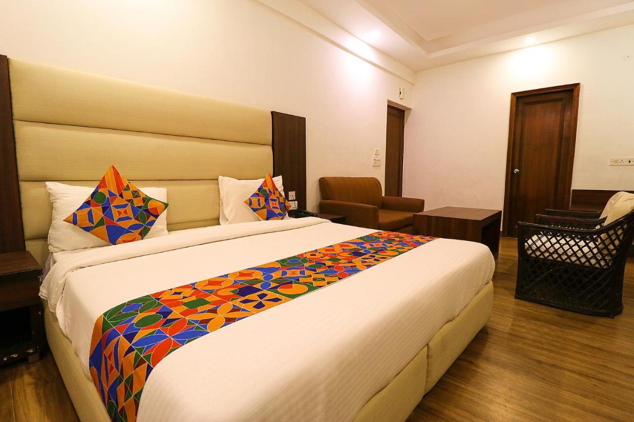 Hotel Bel Morris Ню Делхи Екстериор снимка