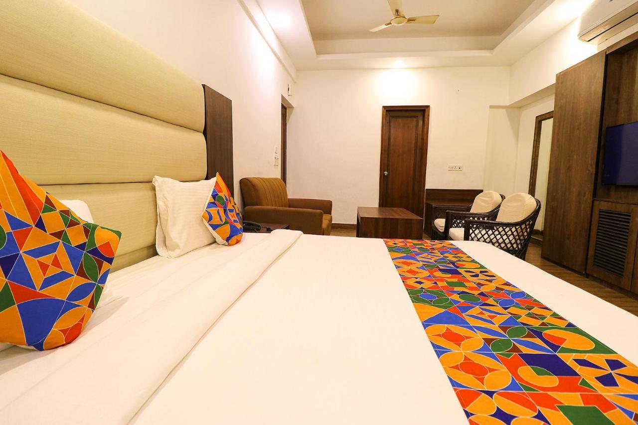 Hotel Bel Morris Ню Делхи Екстериор снимка
