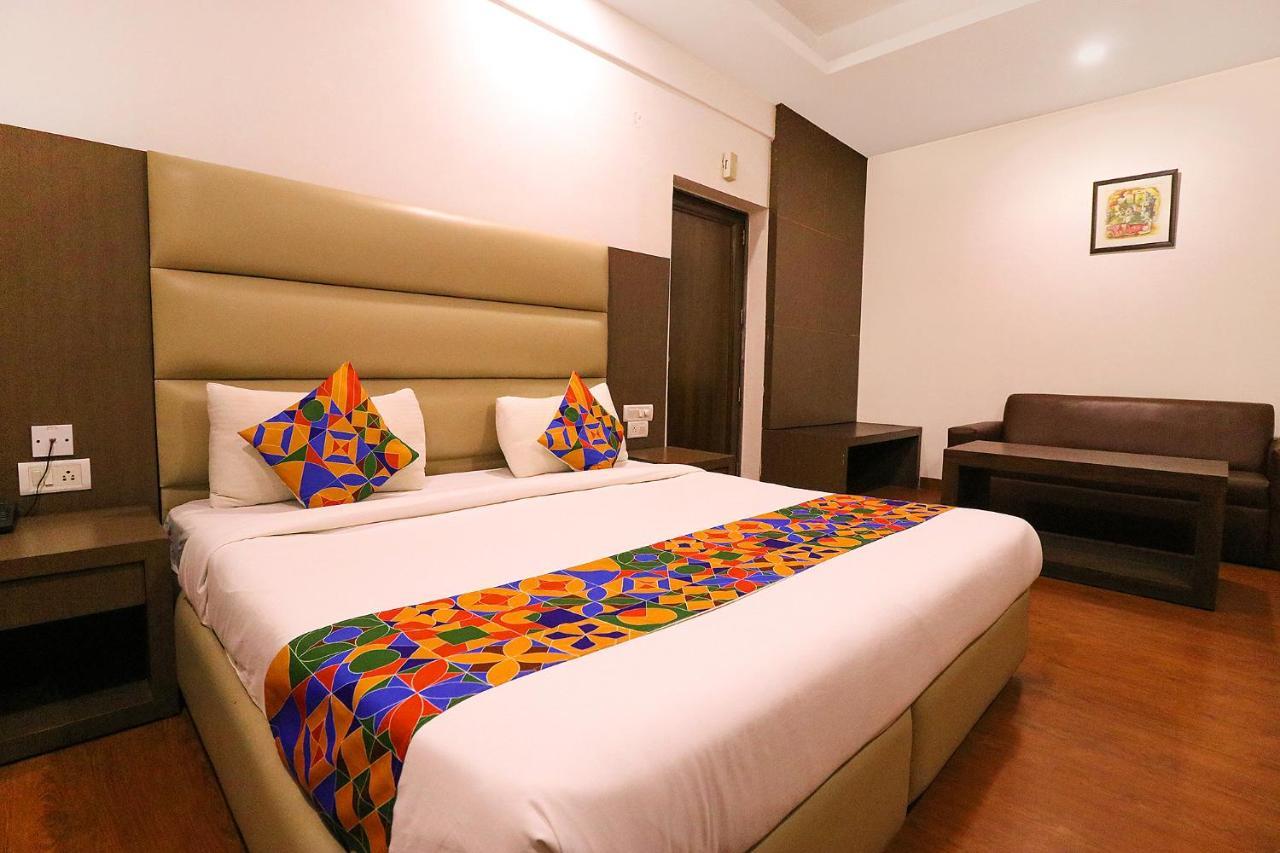 Hotel Bel Morris Ню Делхи Екстериор снимка