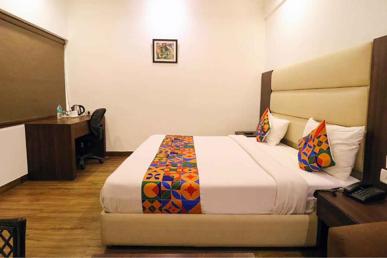 Hotel Bel Morris Ню Делхи Екстериор снимка